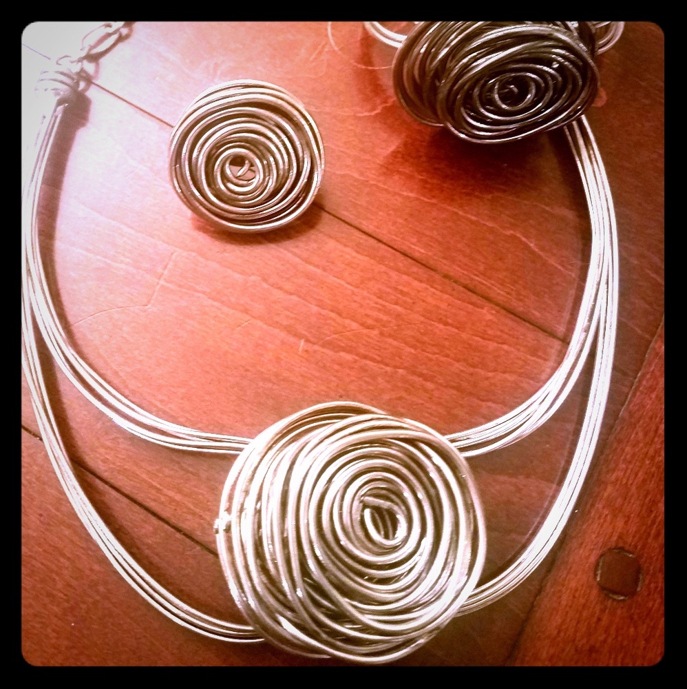 Wrapped wire necklace set